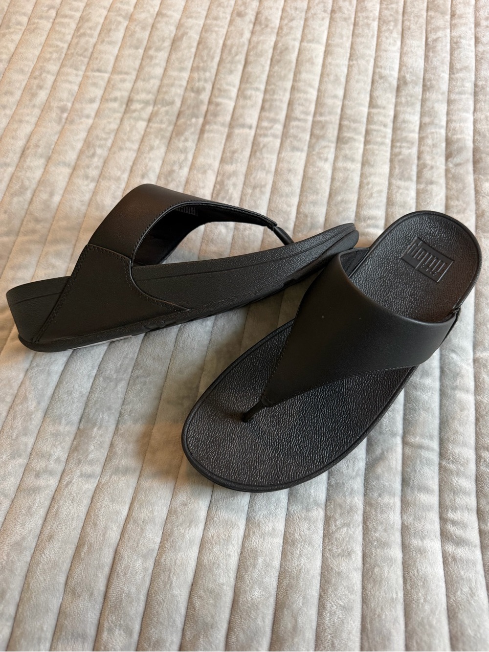 New in box FitFlop Women's Black Thong Sandals